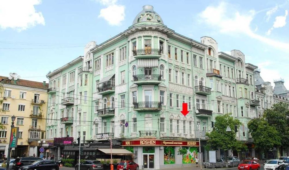 Офис 157 м2 с видом на Львовскую площадь.