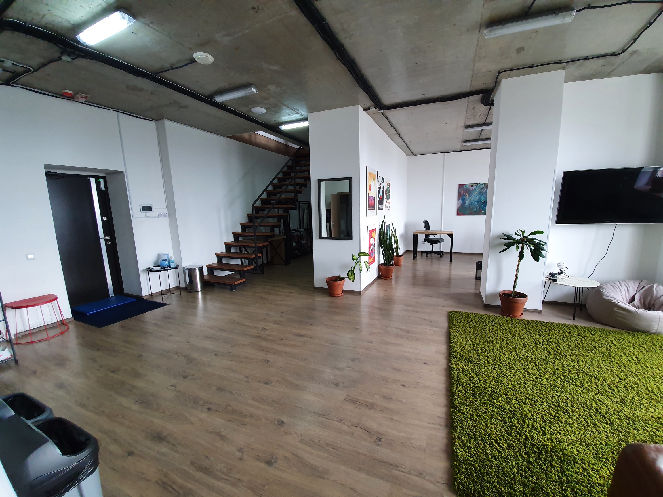 Дружбы Народов 14-16, 288м.кв.