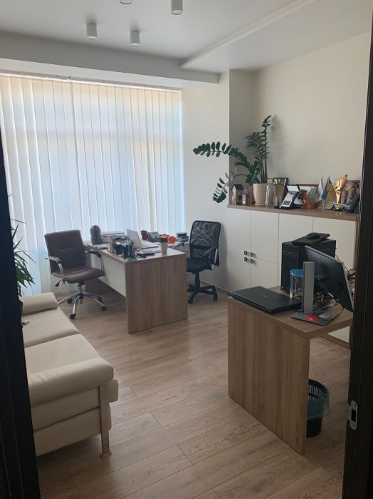 Аренда офиса с мебелью м.Дворец Украины (274 кв.м.)