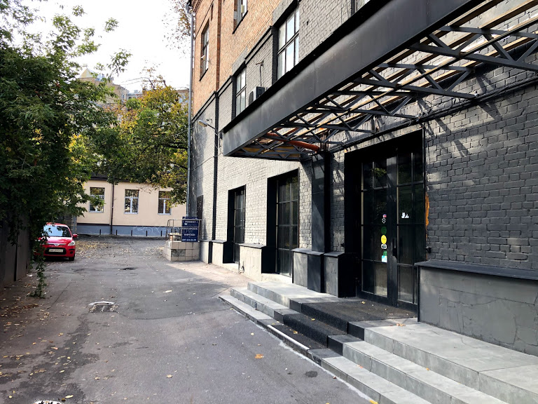 Аренда помещения под ресторан/магазин  (370 кв.м.)