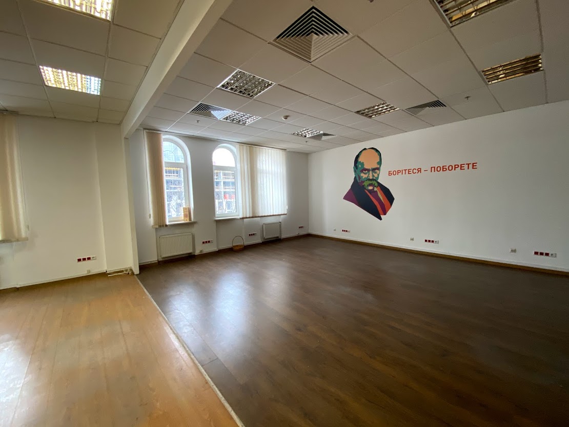 Аренда офиса в БЦ Верхний Вал, м.Контрактовая пл. 130 кв.м.